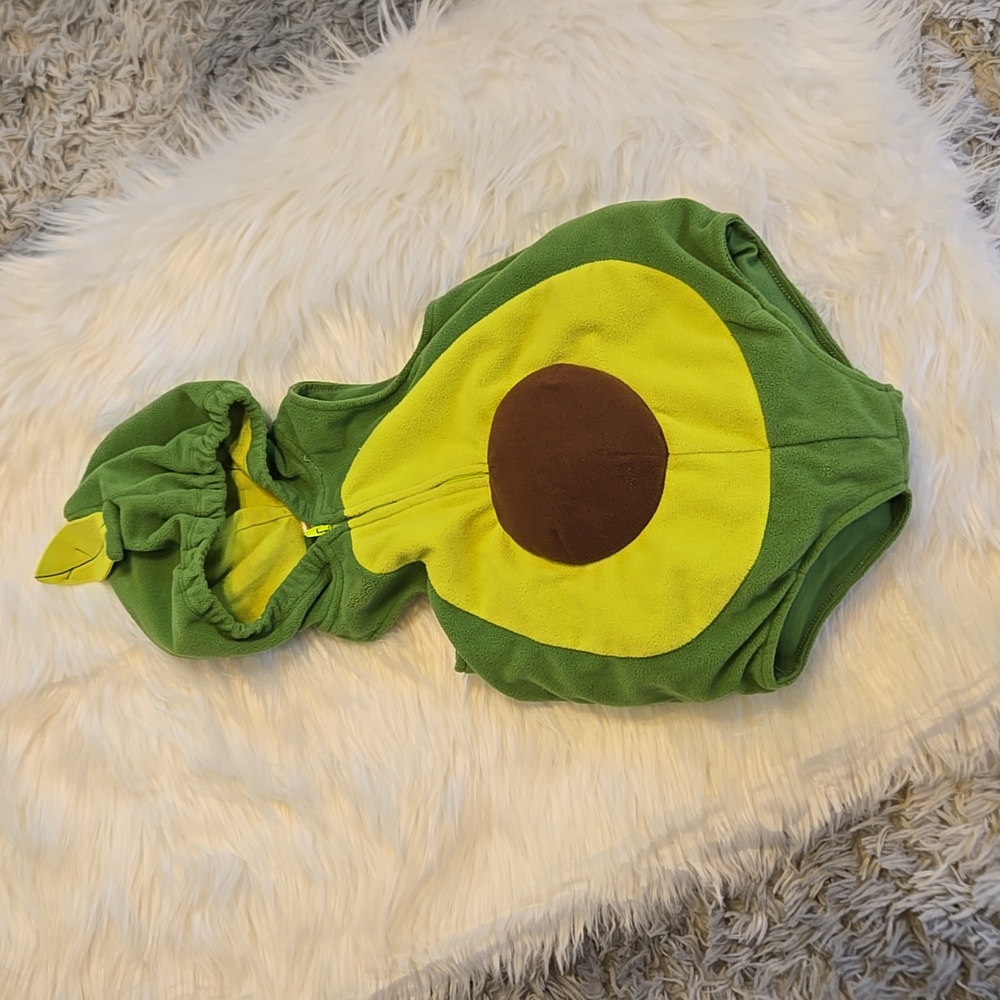 🥑  Costume